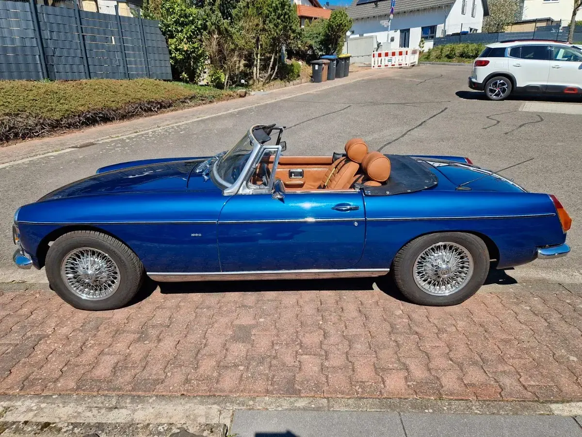 Käytetty MG B 92 HP (67 kW) 1974 Sininen Avoauto