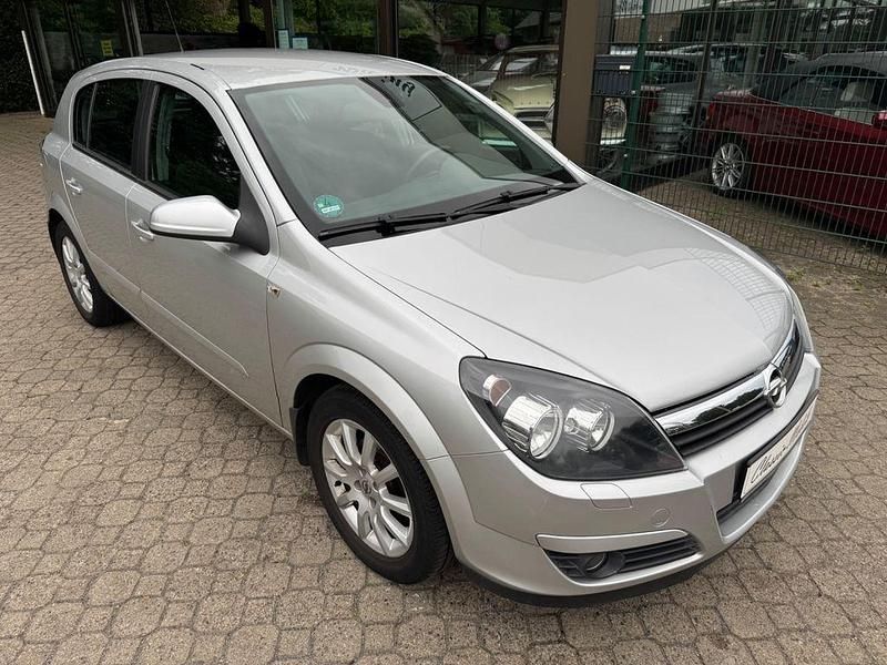 Silber Gebraucht 2004 Opel Astra Elegance Limousine | 2.950 € (Fairer Preis) - Bild 1/4