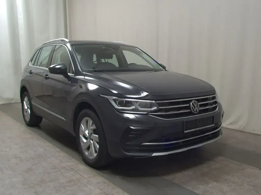 Gebraucht VW Tiguan Elegance 245 PS (180 kW) 2022 Uranograu SUV