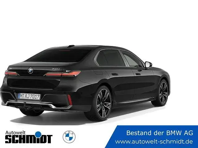 Gebraucht BMW 740 Comfort Edition 299 PS (219 kW) 2025 Saphirschwarz Limousine