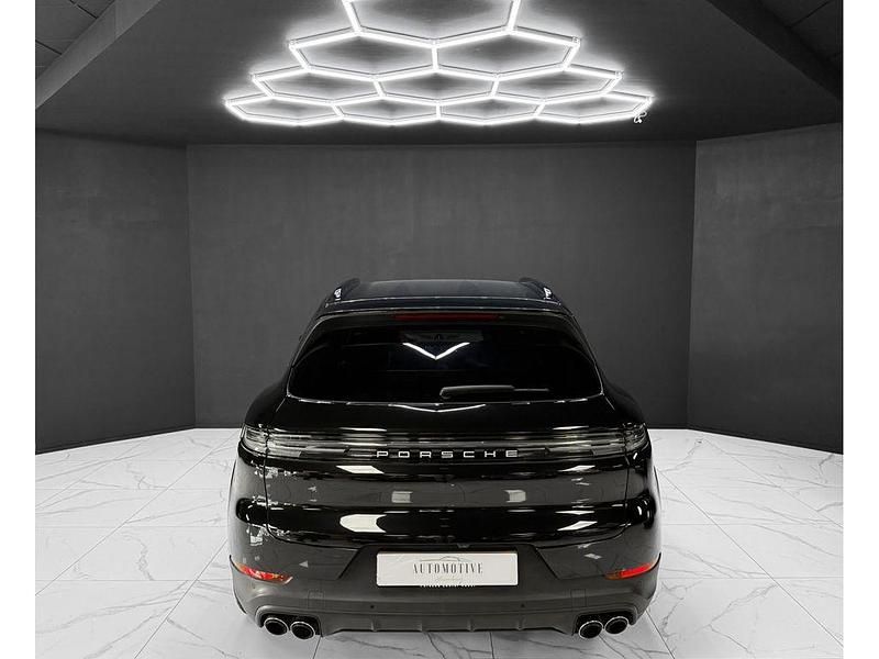 Gebraucht Porsche Cayenne 354 PS (260 kW) 2024 Schwarz SUV