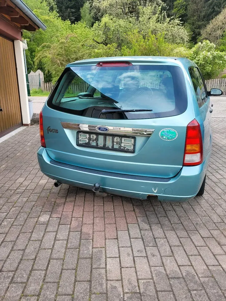 Gebraucht Ford Focus Ghia 101 PS (74 kW) 1999 Andere farben Kombi