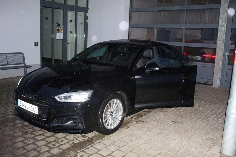 Second-hand Audi A5 Sport 190 CP (139 kW) 2019 Negru Coupe