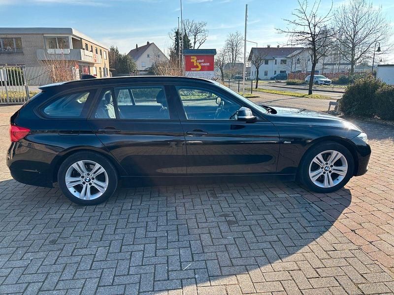 Gebraucht BMW 320 Sport Line 190 PS (139 kW) 2018 Schwarz Kombi