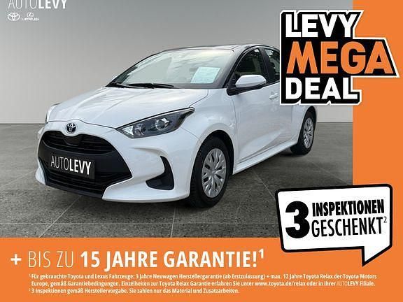Schneeweiß Gebraucht 2022 Toyota Yaris Hybrid Business Edition Kleinwagen | 19.888 € (Fairer Preis) - Bild 1/4
