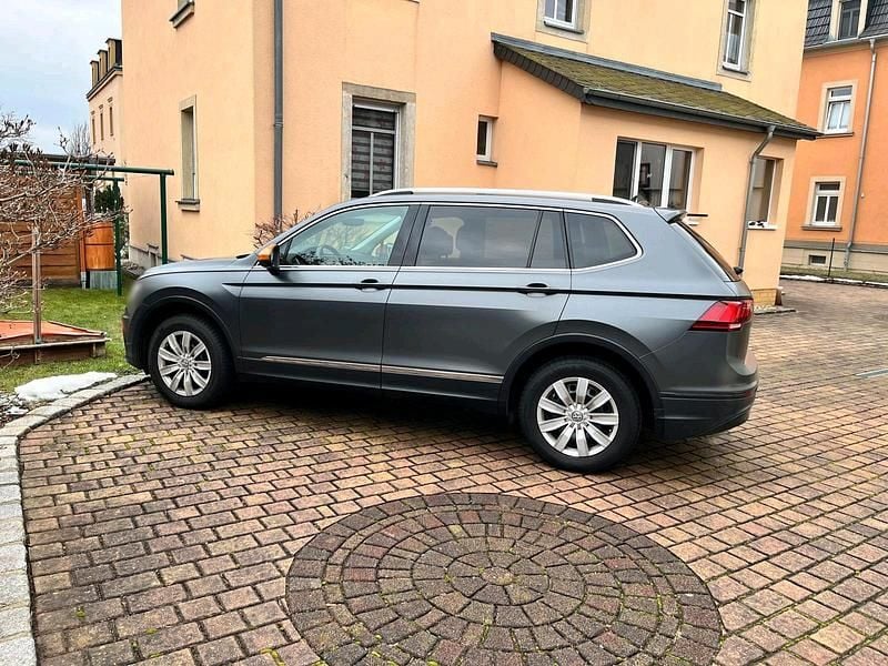 Gebraucht VW Tiguan Allspace 150 PS (110 kW) 2018 Grau SUV
