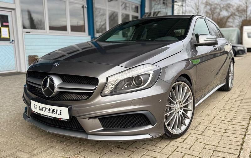 Grau Gebraucht 2013 Mercedes A45 AMG AMG Limousine | 16.890 € (Guter Preis) - Bild 1/4