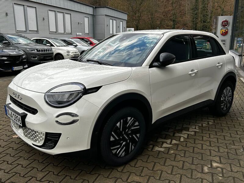 Gebraucht Fiat 600 101 PS (74 kW) 2025 Weiß SUV