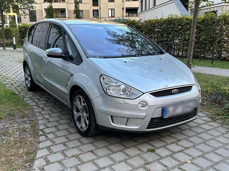 Grau Gebraucht 2009 Ford S-MAX S Van / Kleinbus | 2.950 € (Guter Preis) - Bild 1/4