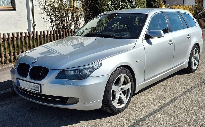 Gebraucht BMW 530 Basis 235 PS (172 kW) 2007 Silber Kombi