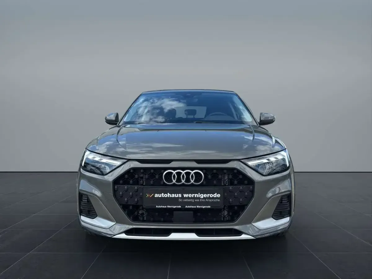 Gebraucht Audi A1 Basis 150 PS (110 kW) 2025 Chronosgrau metallic SUV