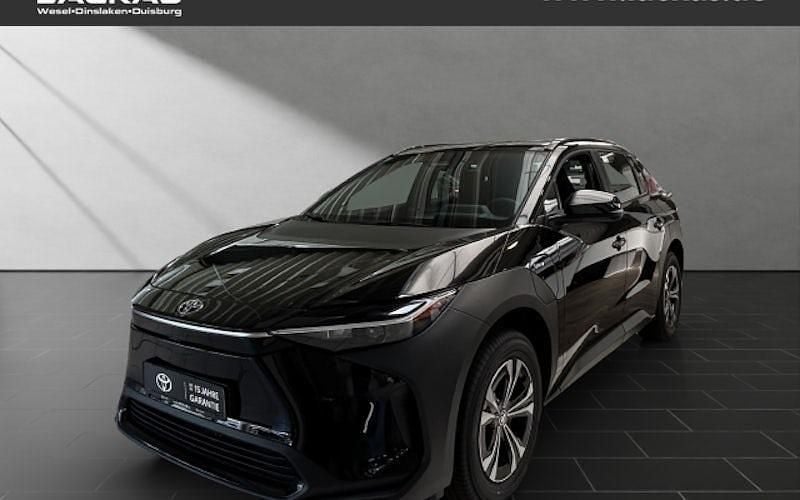 Schwarz Neu 2025 Toyota bZ4X Comfort SUV | 33.990 € (Superpreis) - Bild 1/4