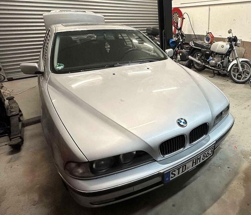 Silber Gebraucht 1998 BMW 528 Limousine | 3.600 € (Superpreis) - Bild 1/4