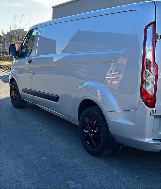Gebraucht Ford Transit Custom 131 PS (96 kW) 2020 Silber Van / Kleinbus