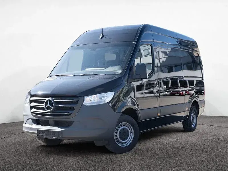 Używany Mercedes Sprinter 170 KM (125 kW) 2022 Czarny Van