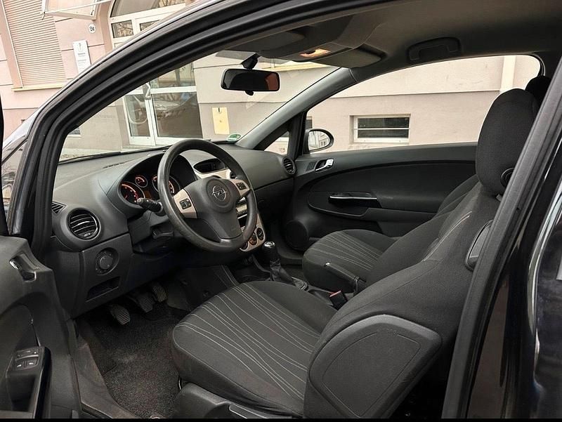 Schwarz Gebraucht 2007 Opel Corsa Limousine | 2.000 € (Fairer Preis) - Bild 1/4
