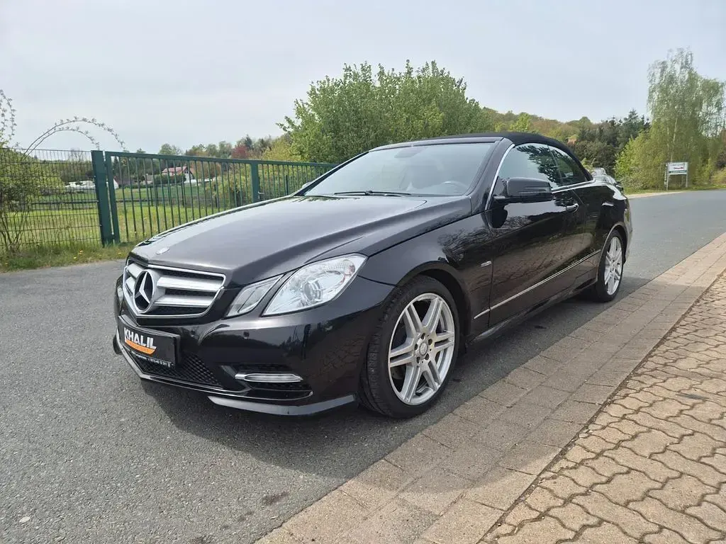 Second-hand Mercedes E200 184 CP (135 kW) 2012 Negru Cabrio