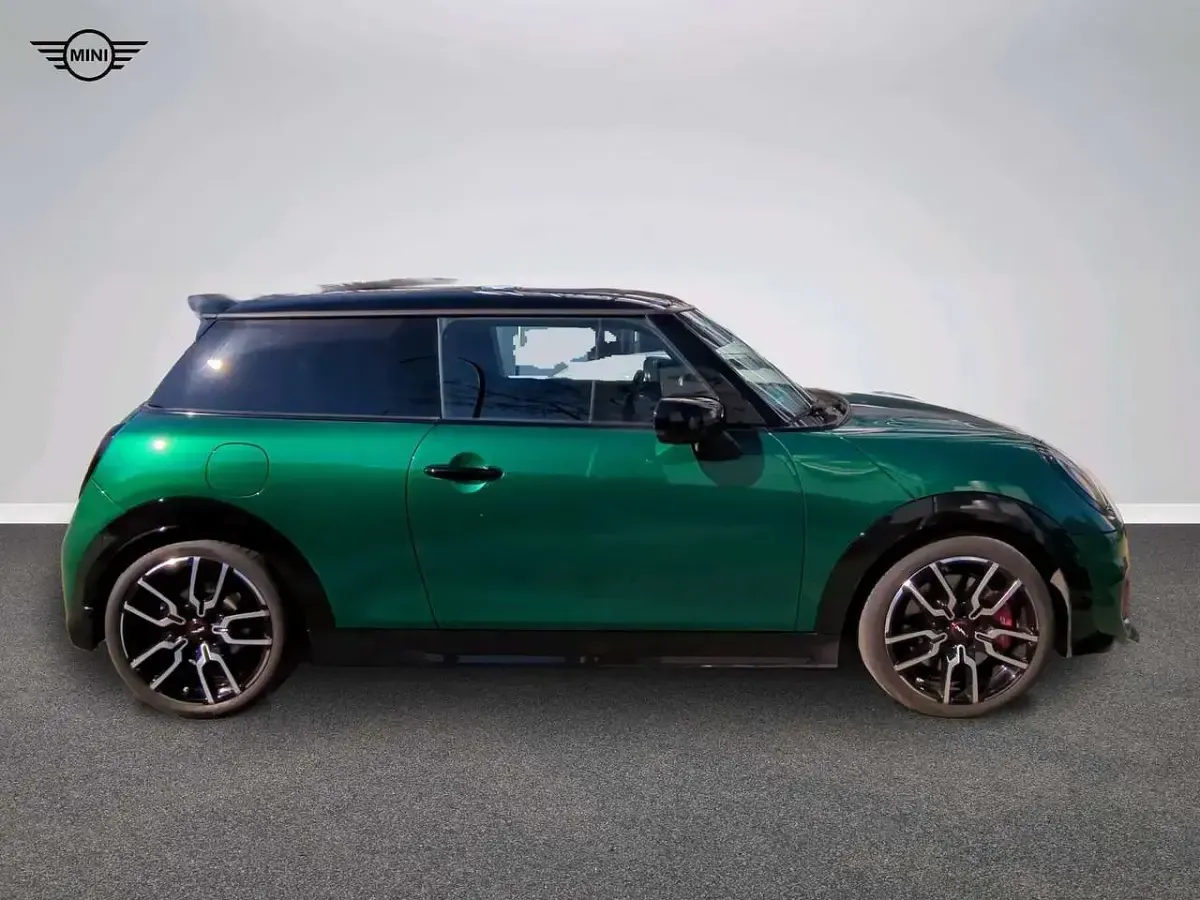 Używany Mini John Cooper Works 231 KM (169 kW) 2025 Zielony Hatchback