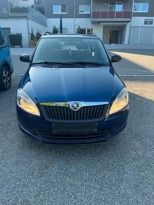 Blau Gebraucht 2013 Skoda Fabia Kombi | 4.500 € - Bild 1/4