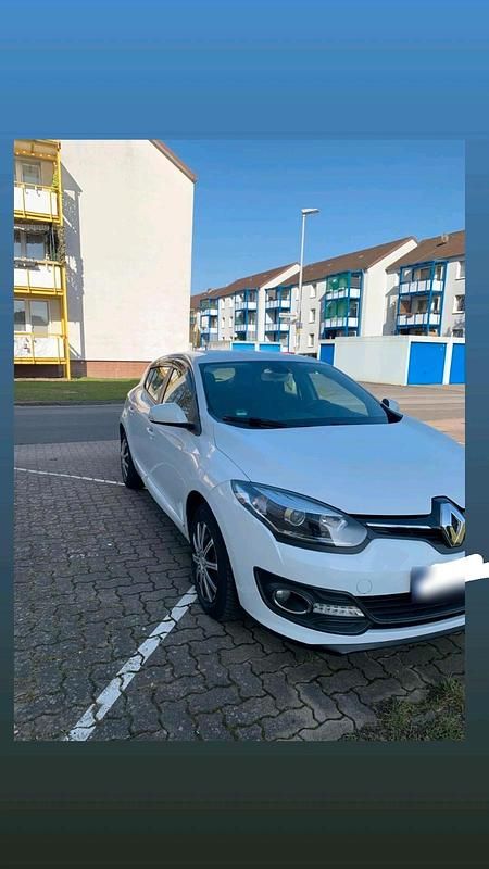 Gebraucht Renault Mégane 102 PS (75 kW) 2014 Weiß Limousine