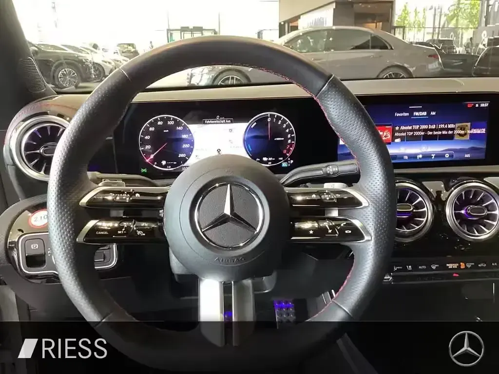 Gebraucht Mercedes CLA250 AMG 163 PS (119 kW) 2024 Metalliclack hightechsilber Coupé