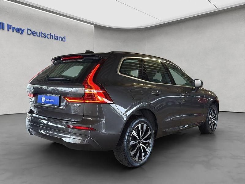 Gebraucht Volvo XC60 Core 250 PS (183 kW) 2024 Platinum grey metallic SUV