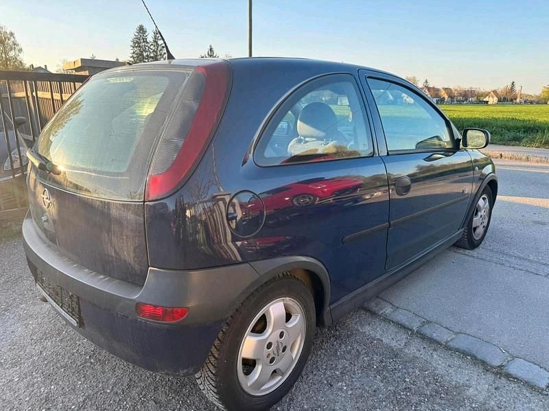 Używany Opel Corsa 60 KM (44 kW) 2003 Niebieski Hatchback