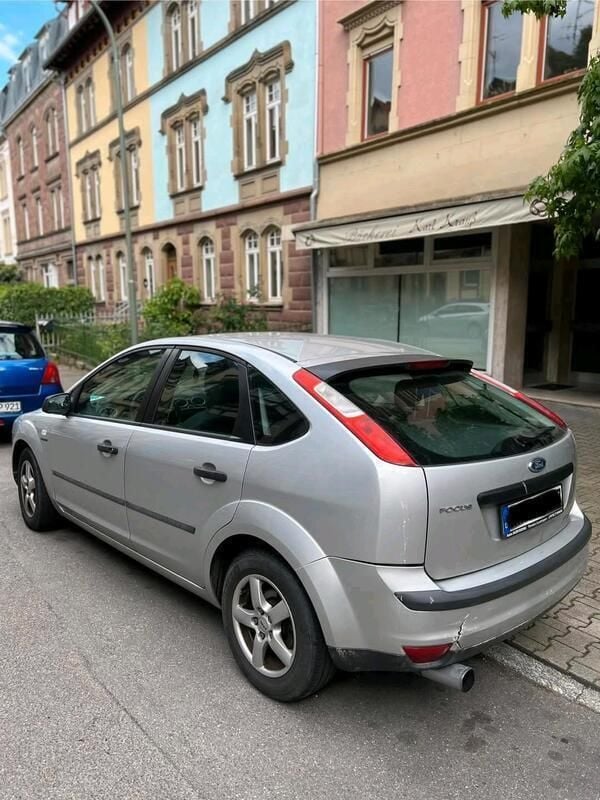 Silber Gebraucht 2005 Ford Focus Kombi | 650 € (Superpreis) - Bild 1/4