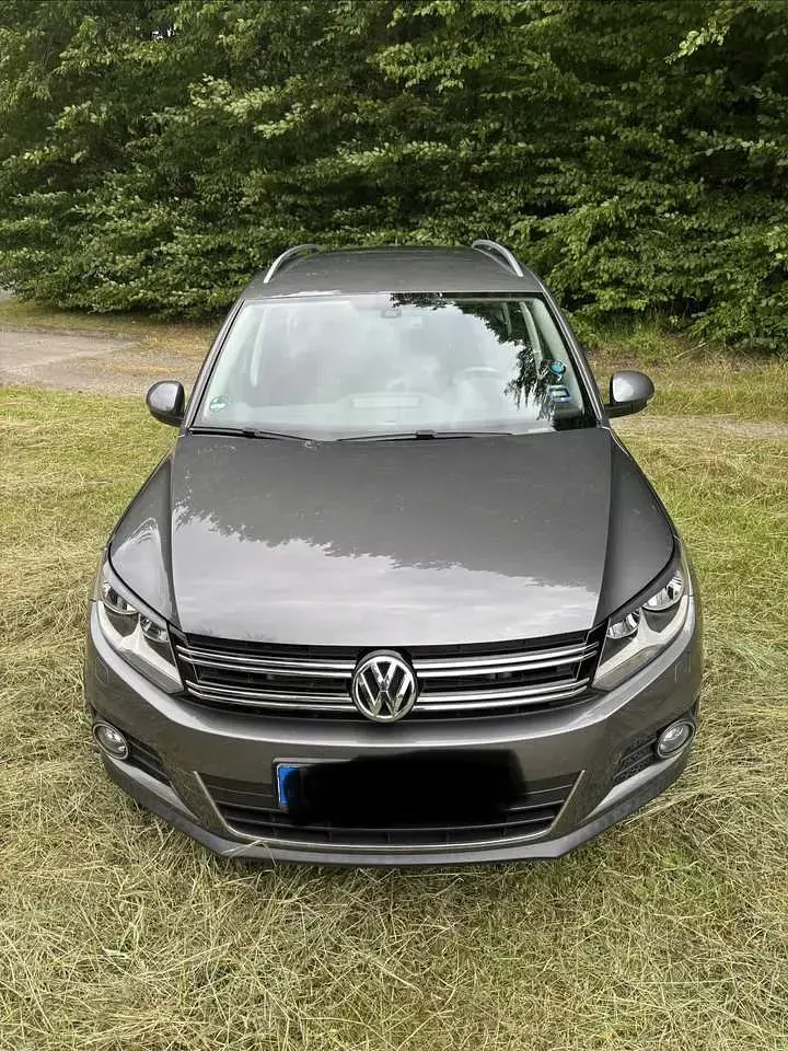 Gebraucht VW Tiguan LOUNGE 110 PS (80 kW) 2015 Grau SUV