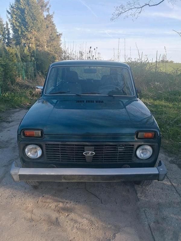 Second-hand Lada niva 83 CP (61 kW) 2009 SUV