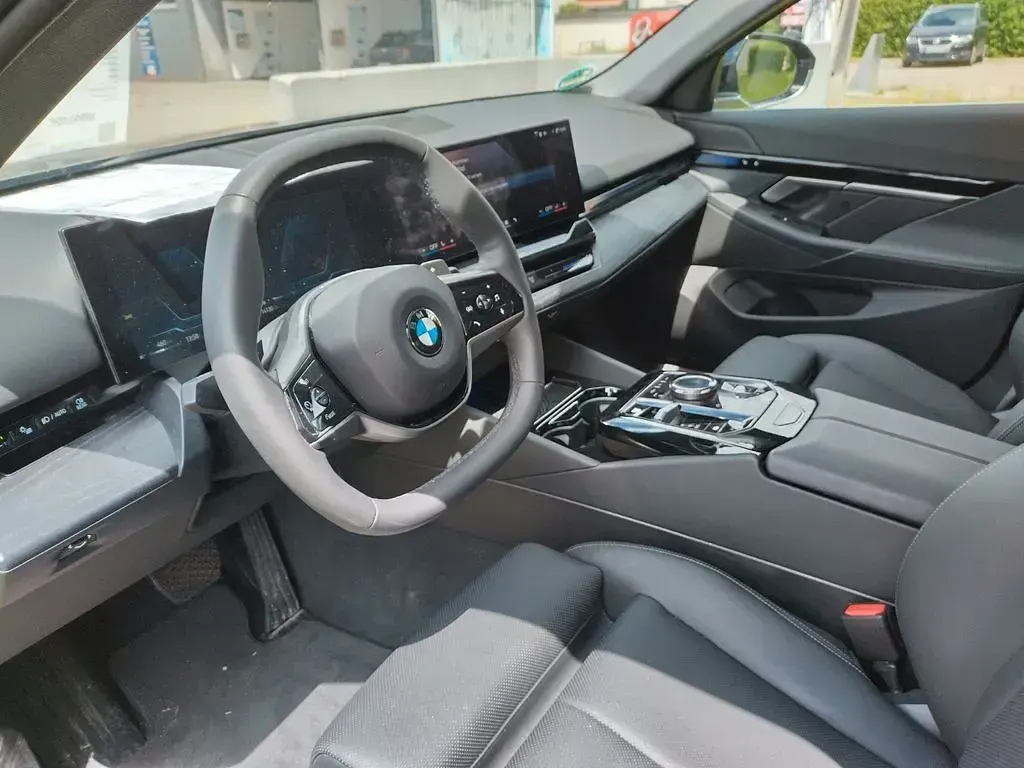 Gebraucht BMW 520 190 PS (139 kW) 2024 Schwarz Limousine