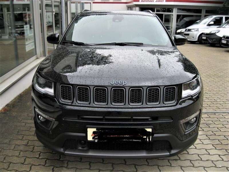 Schwarz Gebraucht 2021 Jeep Compass SUV | 25.499 € (Fairer Preis) - Bild 1/4
