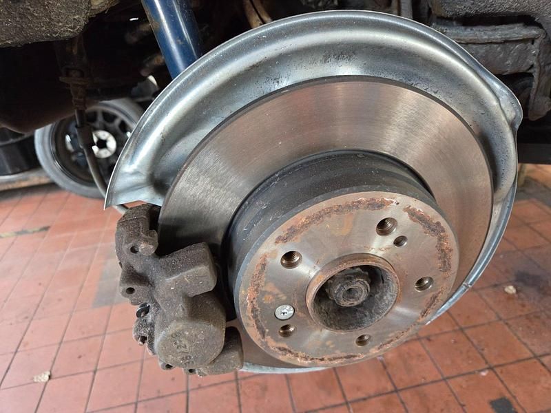 Gebraucht Mercedes 180 140 PS (102 kW) 2004 Silber Limousine