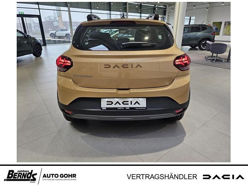 Neu Dacia Sandero Extreme 91 PS (66 kW) 2025 Safaribeige metallic Kleinwagen