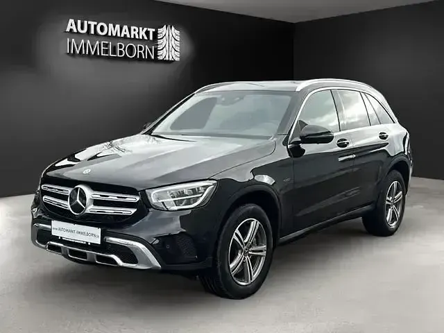 Gebraucht Mercedes GLC300de 306 PS (225 kW) 2021 Schwarz Limousine