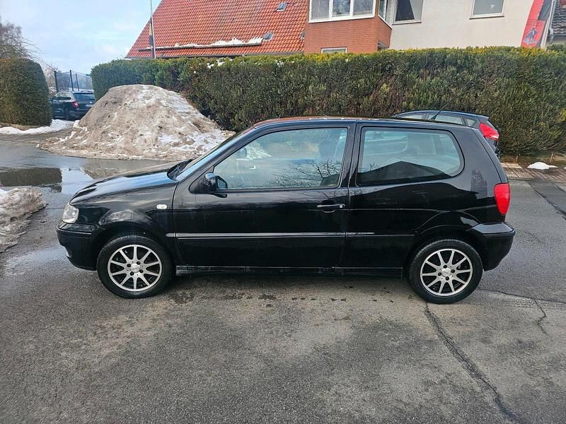 Gebraucht VW Polo 50 PS (36 kW) 2001 Schwarz Kleinwagen