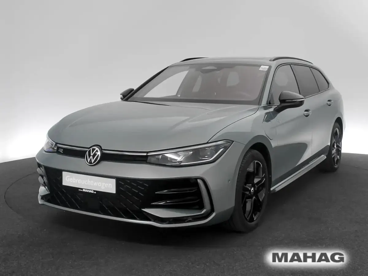 Gebraucht VW Passat IQ Drive 177 PS (130 kW) 2025 Grün Kombi