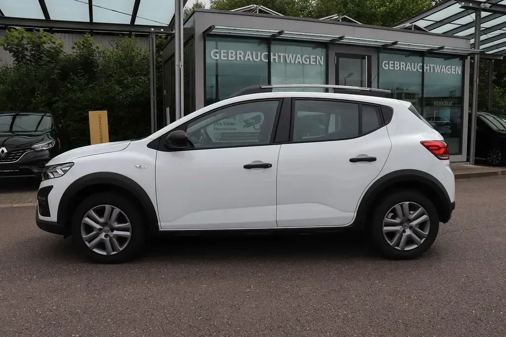 Gebraucht Dacia Sandero Essentiel 101 PS (74 kW) 2022 Weiß Limousine