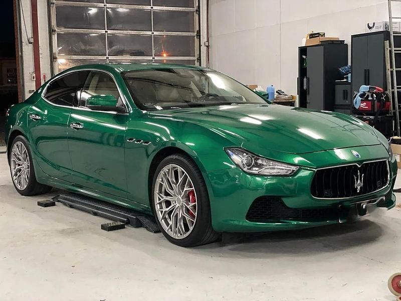 Grün Gebraucht 2017 Maserati Ghibli Coupé | 29.990 € (Fairer Preis) - Bild 1/4