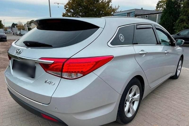 Gebraucht Hyundai i40 135 PS (99 kW) 2012 Grau Kombi