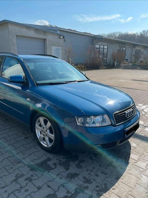 Gebraucht Audi A4 130 PS (95 kW) 2002 Blau Kombi