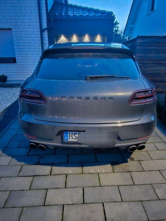 Grau Gebraucht 2017 Porsche Macan GTS SUV | 40.000 € (Fairer Preis) - Bild 1/4