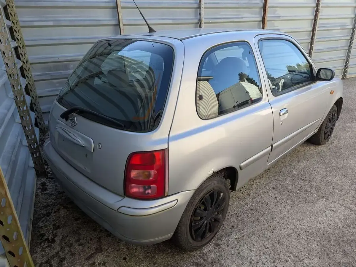 Gebraucht Nissan Micra 60 PS (44 kW) 2000 Silber Kleinwagen