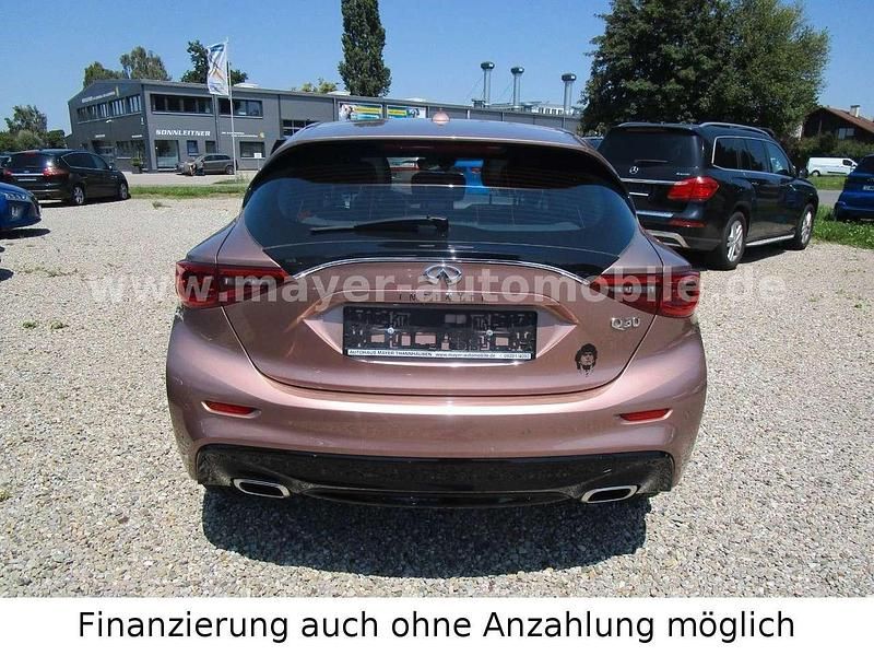 Gebraucht Infiniti Q30 254 PS (186 kW) 2017 Braun Limousine