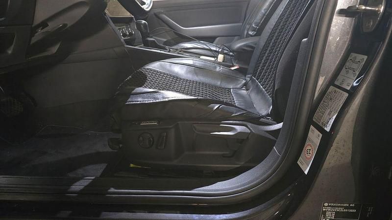 Gebraucht VW Passat Business 150 PS (110 kW) 2019 Grau Kombi