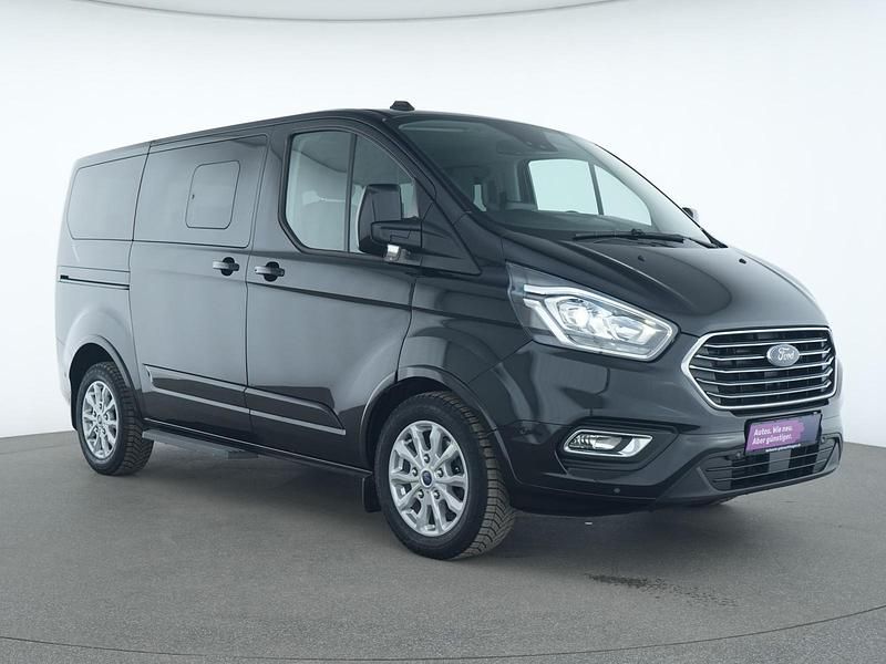 Gebraucht Ford Tourneo Titanium 131 PS (96 kW) 2021 Obsidian schwarz Van / Kleinbus