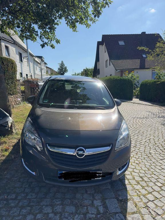 Grau Gebraucht 2014 Opel Meriva Innovation Van / Kleinbus | 6.800 € (Guter Preis) - Bild 1/3