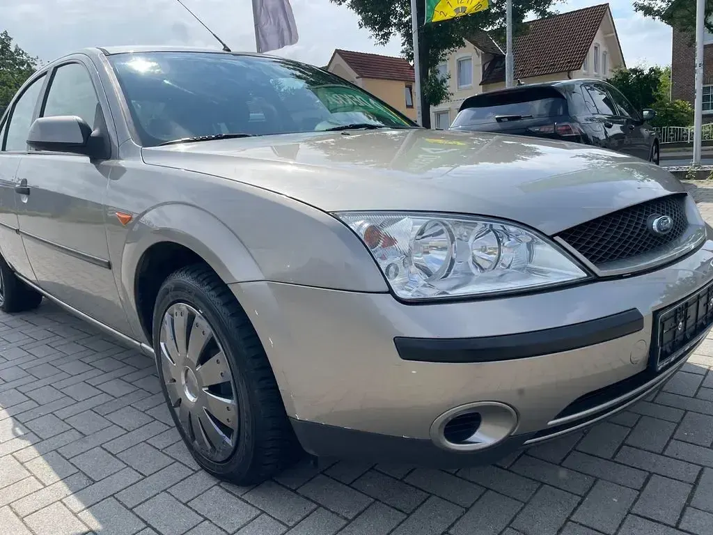Gebraucht Ford Mondeo Ambiente 110 PS (80 kW) 2002 Beige Limousine