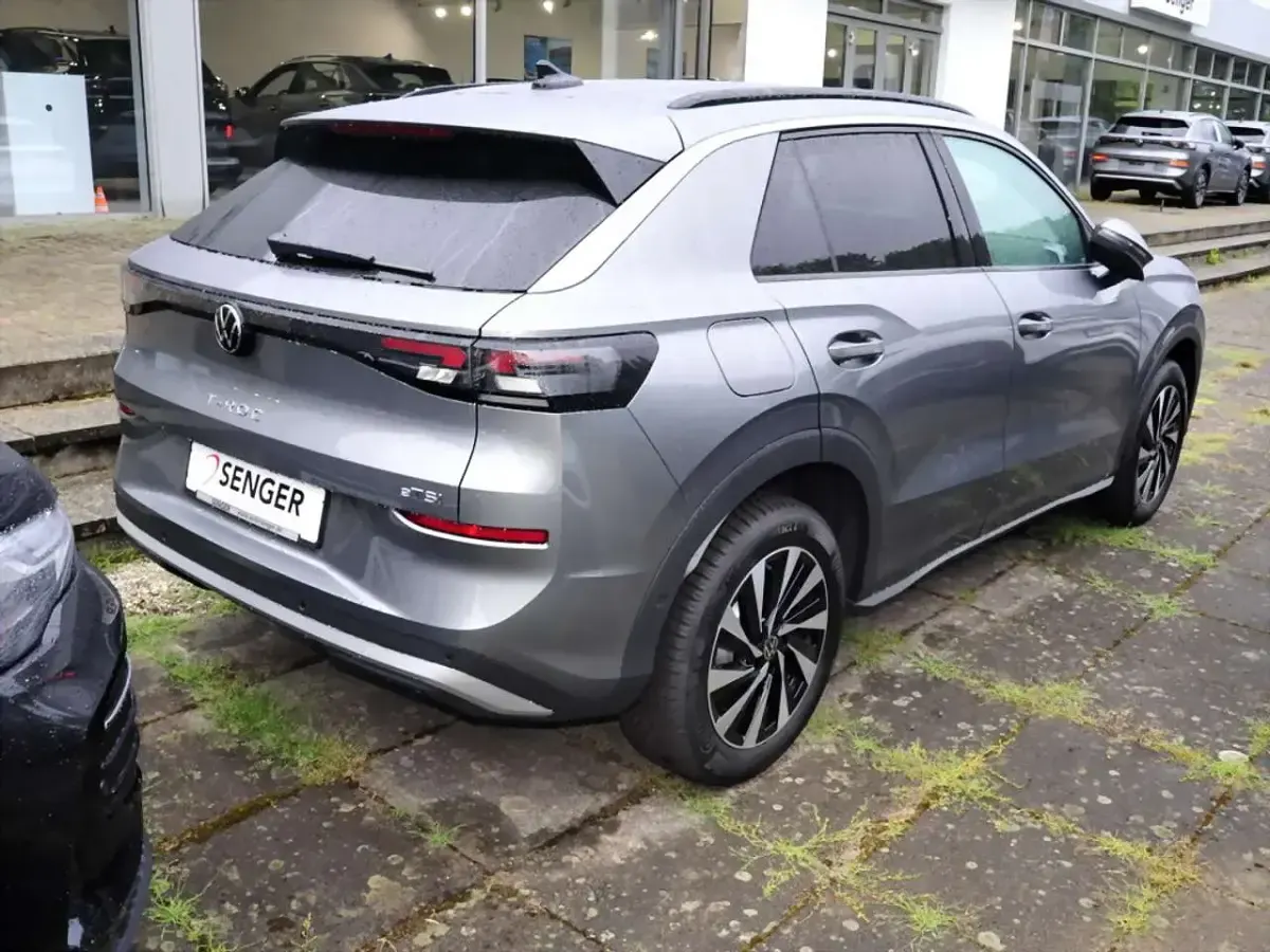 Neu VW T-Roc Life 116 PS (85 kW) 2026 Wolf grey SUV