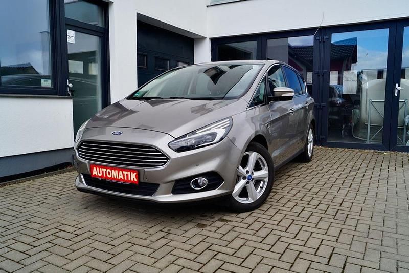 Gebraucht Ford S-MAX Titanium 179 PS (131 kW) 2015 Grau Van / Kleinbus
